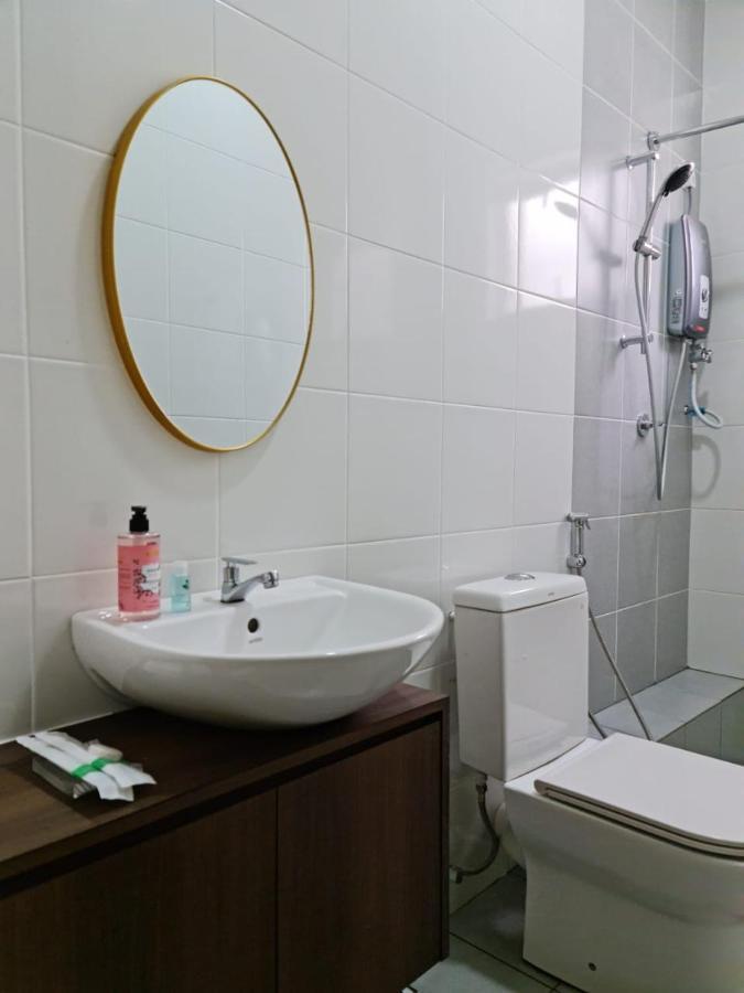 Rhr Deluxe Guesthouse Kinarut Papar Sabah - Pool View Bagian luar foto