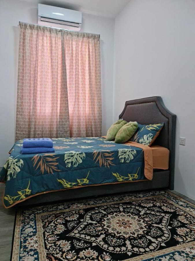 Rhr Deluxe Guesthouse Kinarut Papar Sabah - Pool View Bagian luar foto